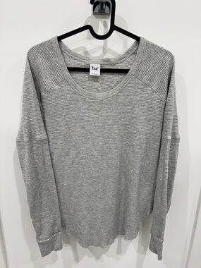TNA Gray Waffle Knit Long Sleeve Top